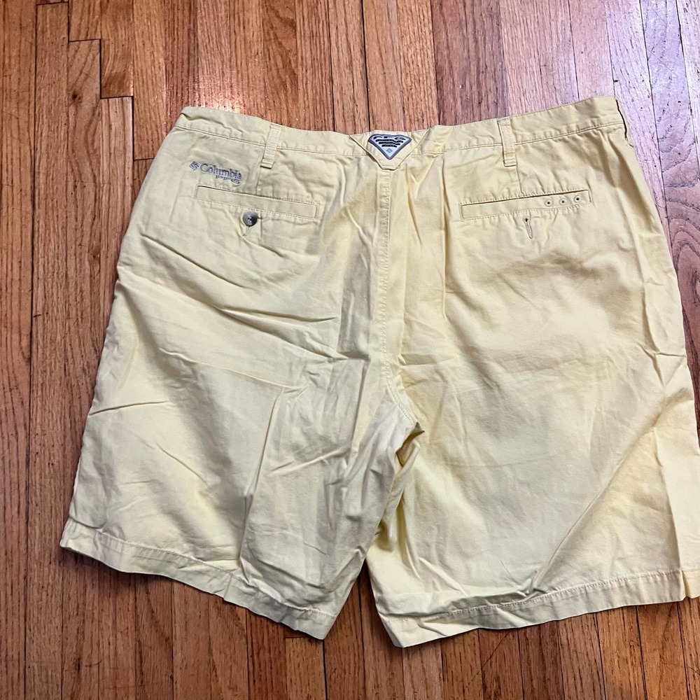 Columbia PFG Shorts Mens 40 x 10 Yellow Fishing Cotton Chino Outdoor